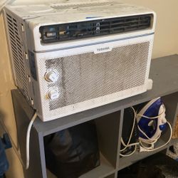 5000 BTU Toshiba window unit AC