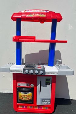 Kids play grill