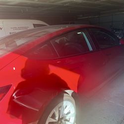 Tesla Model 3 (2023)