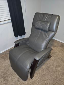 Hale Premier Zero Gravity Recliner - Human Touch