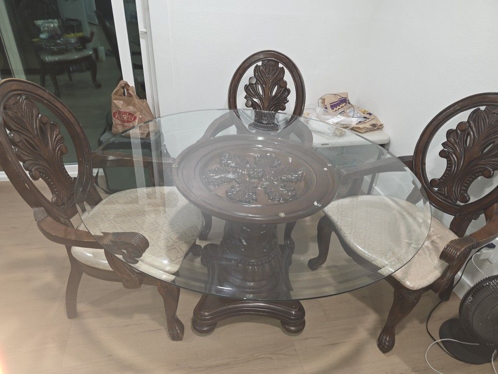Beautiful Glass table- 4 chairs incuded