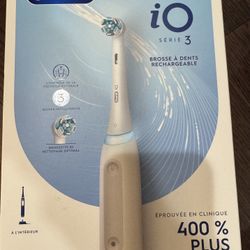 New - Oral-b IO series 3 Electric Toothbrush With Brush Head