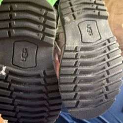 Toddler Uggs Like New Size 6