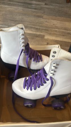 Women’s roller skates