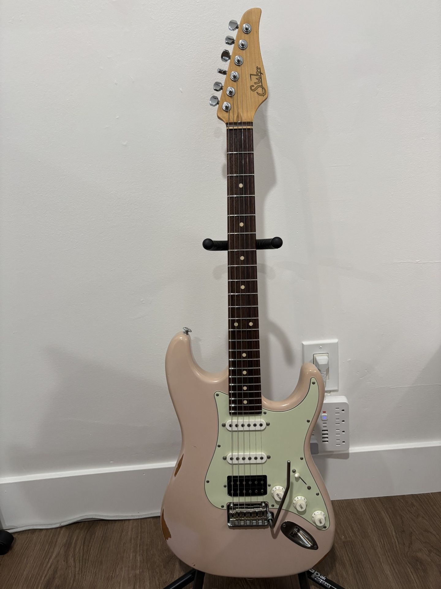 Suhr Classic S Shell Pink