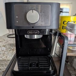 De'Longhi Stilosa Espresso And Coffee Machine 