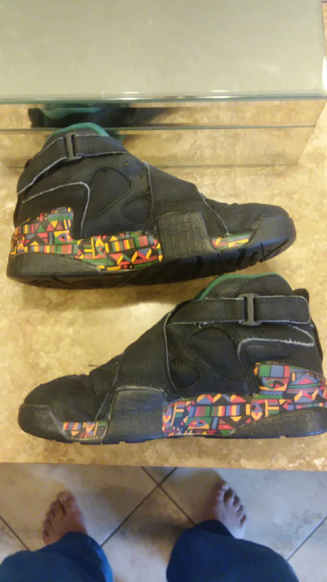 1993 Nike Air/Sky Raid II Peace  Sneaker head, Shoe store, Sneakers