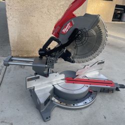 M18 FUEL 18V Lithium-Ion Brushless Cordless 12 in. Dual Bevel Sliding Compound Miter Saw (Tool-Only)