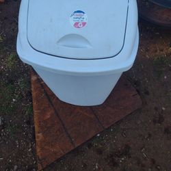trash can 
