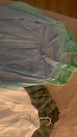 Men’s Colombian, long sleeve shirts, three or size medium, dressy shirt and white shirt are a large long sleeve