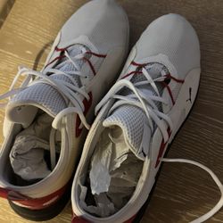 Men’s Puma Size 10.5 