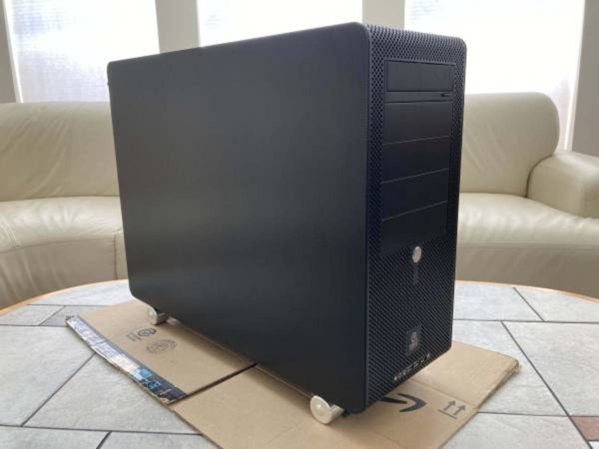 Lian Li PC-V1000 Aluminum Gaming PC Case