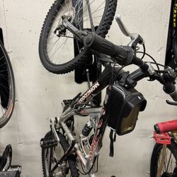 Bike - Mongoose XR200