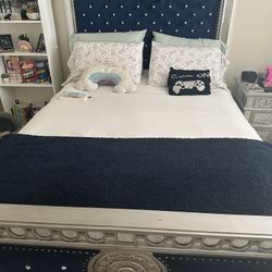 Blue Glass/Velvet Bedroom Set