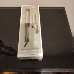 INFINITIPRO BY CONAIR Tourmaline Ceramic 1 1/4-inch Curling Iron, 1 1/4-inch Digital Curling Iron, 1 ¼ inch barrel produces loose curls – for use on m