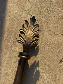 Wrought iron Decorative Curtain Rod with Acanthus Leaf Finial