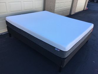 PerformaSleep King Mattress - Like New