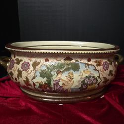 antique Chinese Famille Rose porcelain foot bath or jardinière 