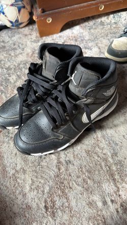 Boy baseball cleats