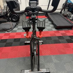 SCHWINN IC4 EXERCISE BIKE