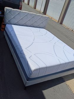 Full size bed