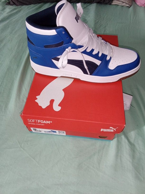 Puma Sneakers