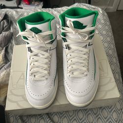 Jordan Retro 2’s Lucky green