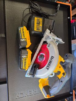 Dewalt 20V circular saw 6-1/2"