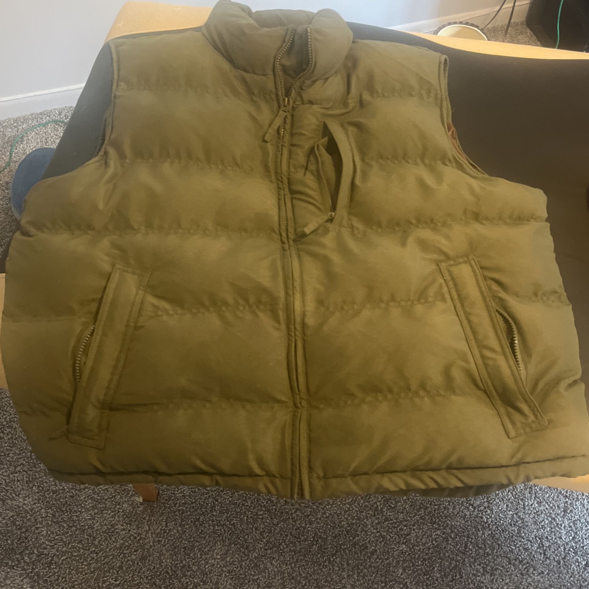 Men’s XL Olive Green St Johns bay Puffer Vest