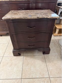 For Sale: Used Custom Mahogany Bedroom Set – Dresser & Matching Nightstands