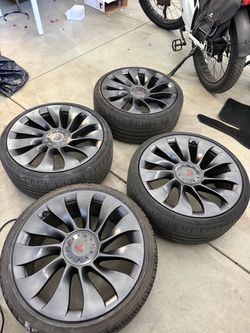 Tesla Model 3 20 inch Uber turbine