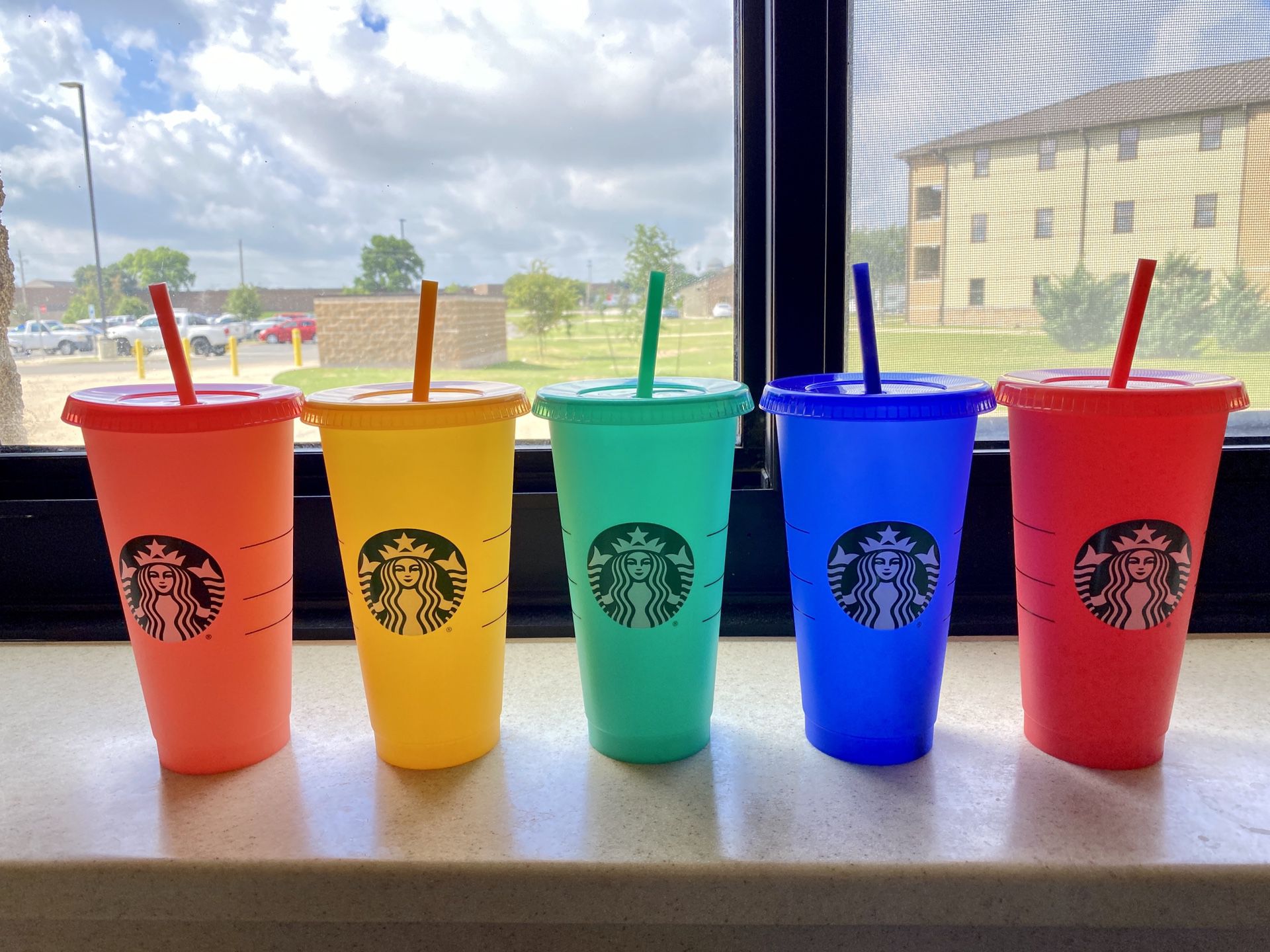 Starbucks color changing cups