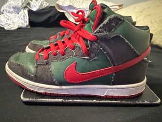 Size 9.5 RESN “Gucci” Nike SB