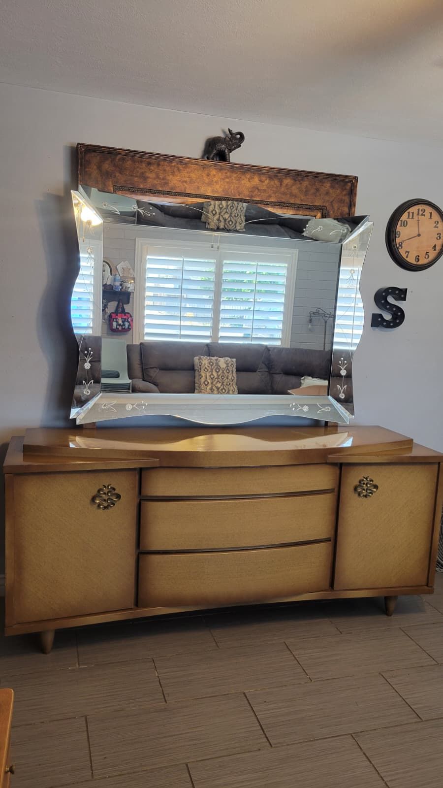 BEAUTIFUL 1960'S MCM LONG DRESSER WITH MIRROR