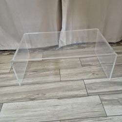 Beautiful Coffee Table Acrylic Material 4 Availables Price Is For Each 