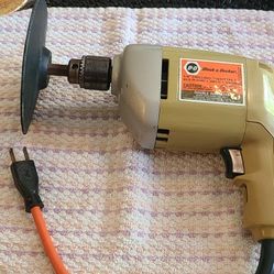 Black and Decker Drill and Sander #7004 Type 1