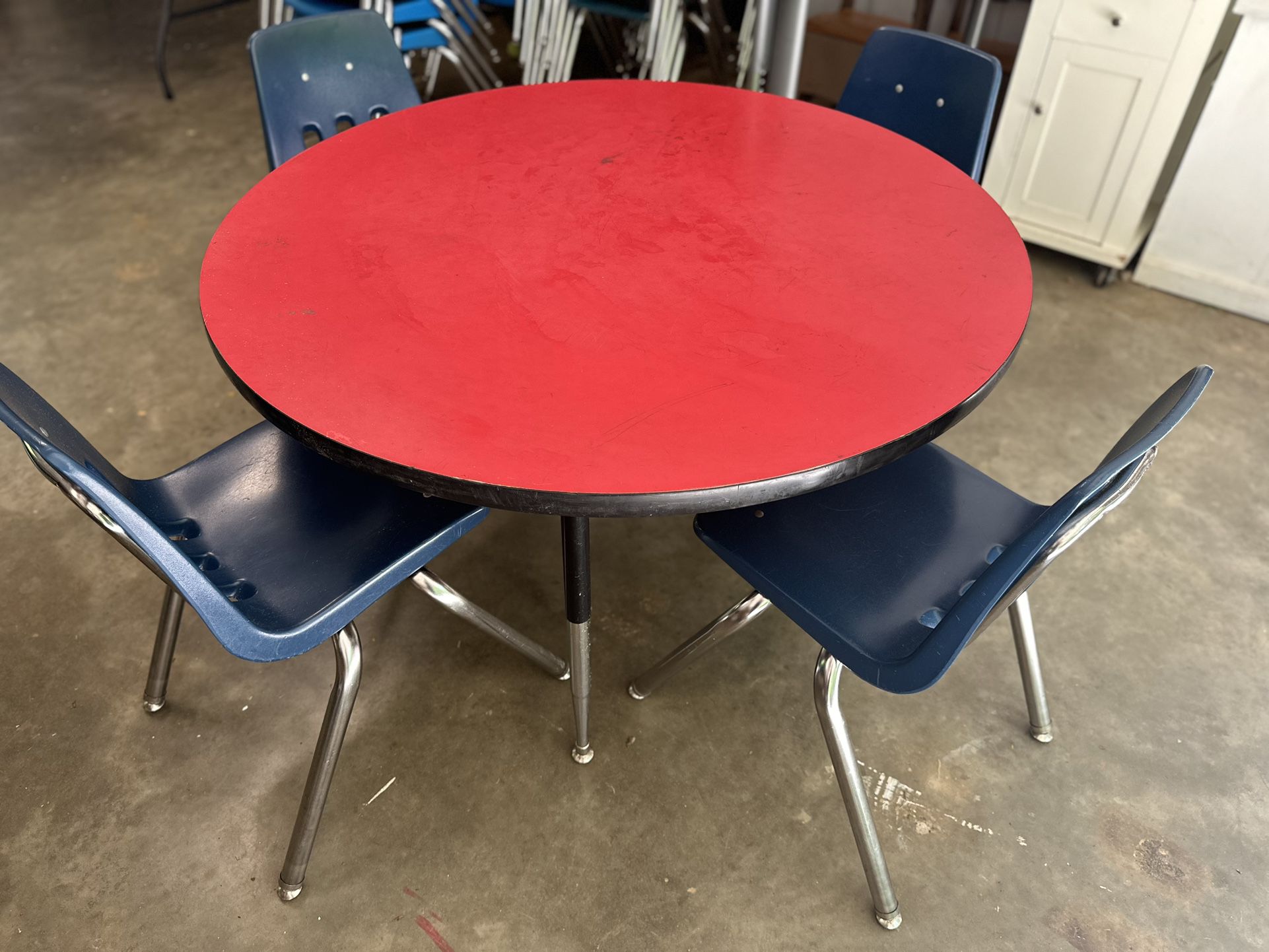 Kids Arts And Crafts Learning Table with Four Chairs