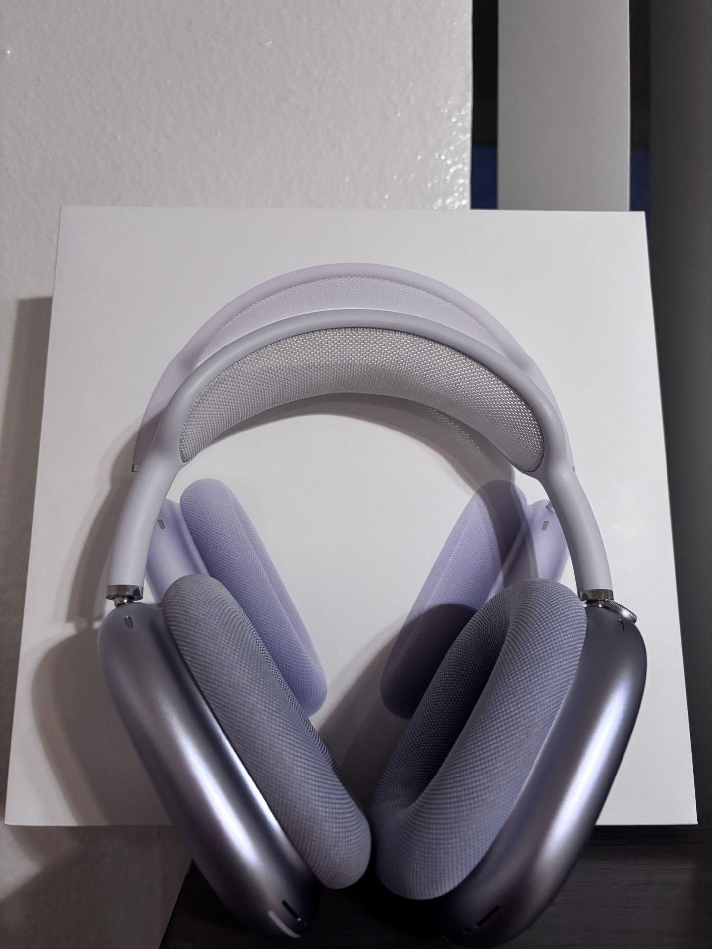 AirPods Apple Max (headphones) Purple