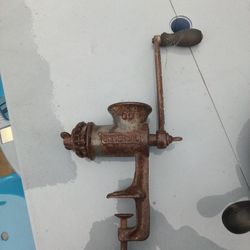 VINTAGE 00 UNIVERSAL MANUAL MEAT GRINDER