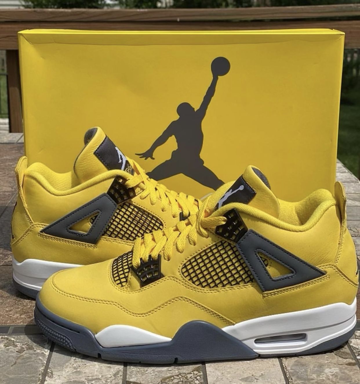 Jordan 4 Lightning 