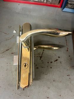 Front door handle