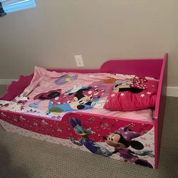 Minnie Mouse bed