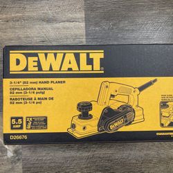 DEWALT D26676 5.5 Amp Corded 3-1/4" Portable Handheld Planer