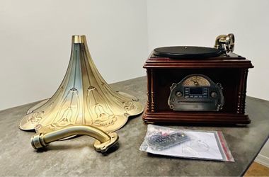 New Retro Gramophone Bluetooth Record Player CD/USB/FM Factory Plastic, No Box