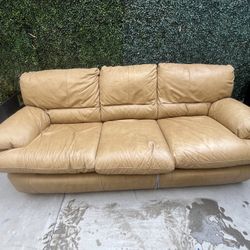 Tan Leather Couch With Pull Out Bed 