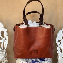 Dooney & Bourke Florentine Large Zip Barlow in Chestnut 