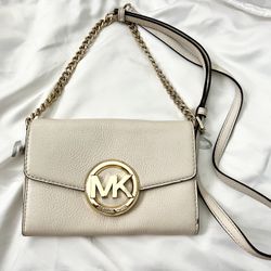 Michael Kors Chain Wallet