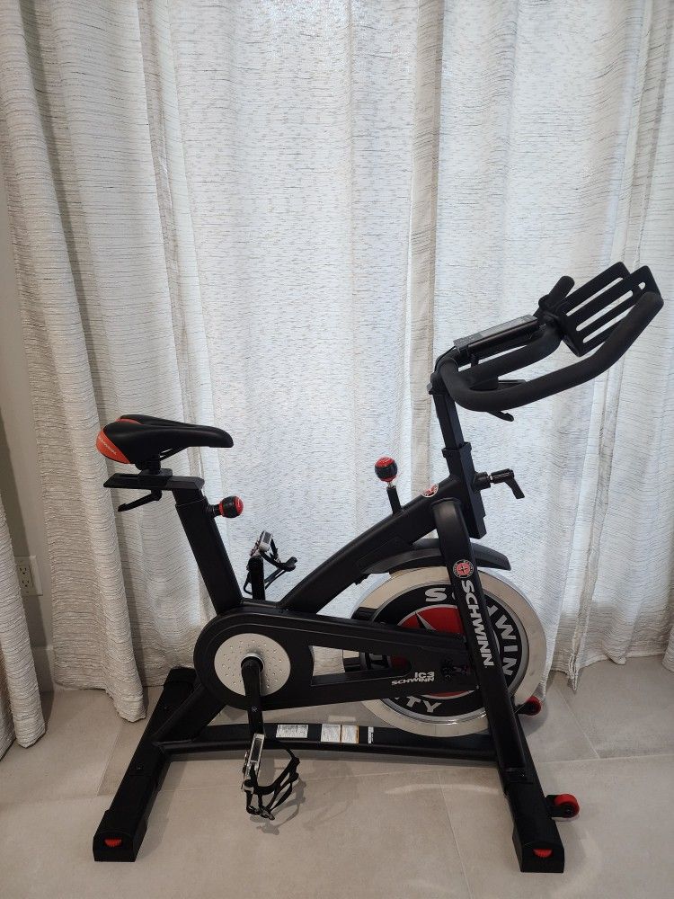 SCHWINN IC3 Indoor Exercise Cycling BIKE