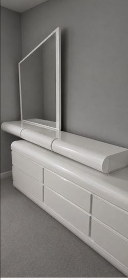 Bedroom Furniture Set