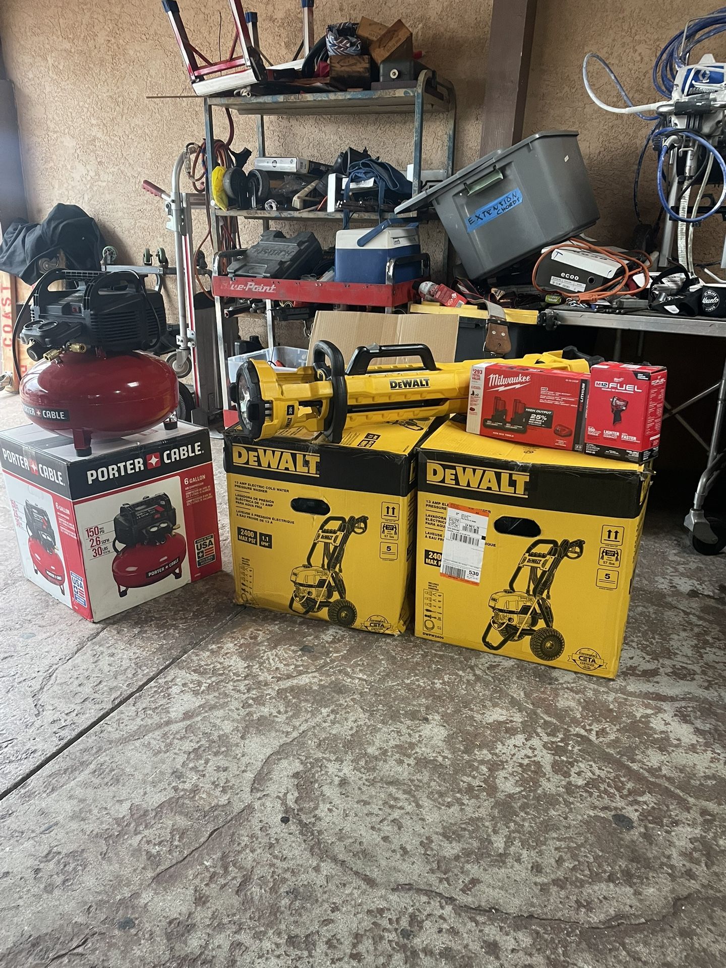 DEWALT / MILWAUKEE / Compressor 